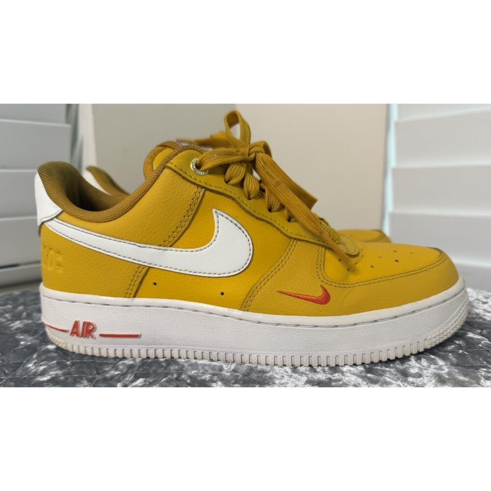 Nike Air Force 1 Low GS Yellow White Youth 8Y‎ UK 5.5 Sneakers - Picture 2 of 9